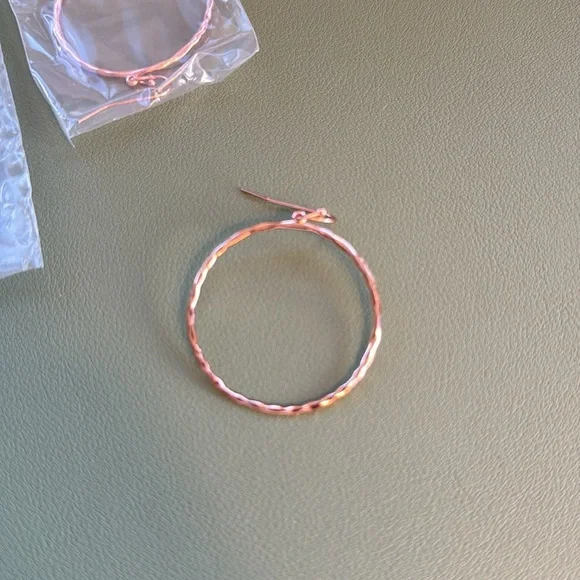 Gold colored hanging hoop earrings - Picture 4 of 6